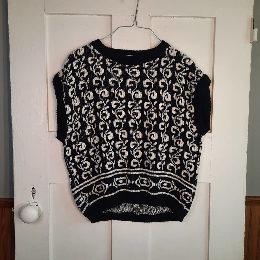 VINTAGE RAFFERTY Black White Printed Cap Sleeve Relaxed Fit Sweater MEDIUM